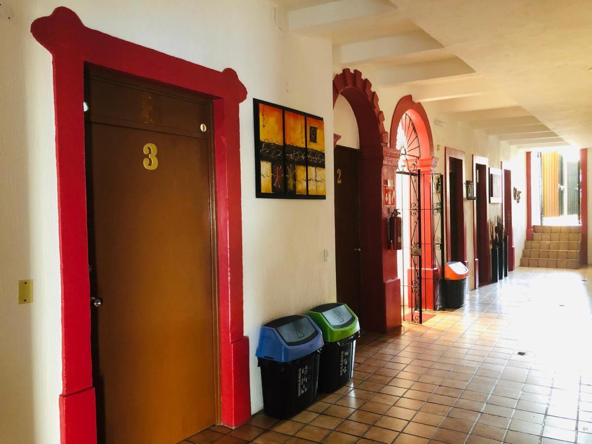HOTEL hostal de los reyes Guadalajara Exterior foto
